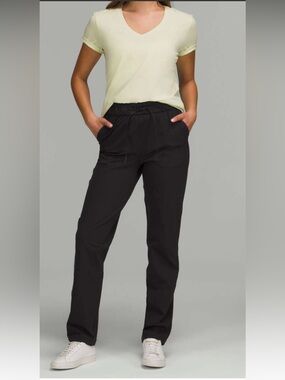 Size 4 Lululemon High-Rise Stretch pant black